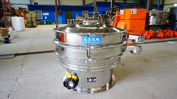 藕粉振動(dòng)篩適用于很多種不同的行業(yè)，對于物料多的篩分適用還是比較廣泛的。
